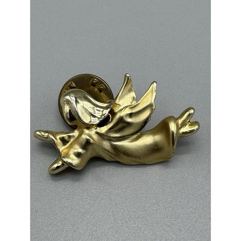 Gigio Giusti Vintage Signed Gold Colored Flying Angel Lapel‎ Pin